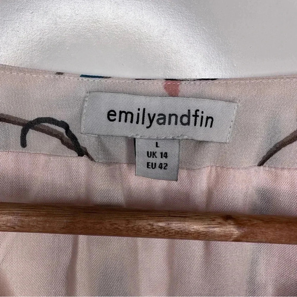 Emily and Fin ModCloth Monkey Around Town Blouse Size Large - Picture 9 of 11